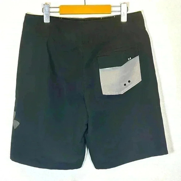 Under Armour Men's Swim Trunks Size 32 Pool Beach Shorts Vacation Athlete Summer - Picture 2 of 6